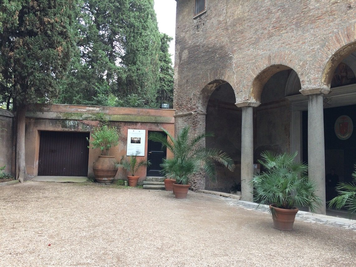 Basilica of Saint Stephen in the Round, esterno, 3.jpg